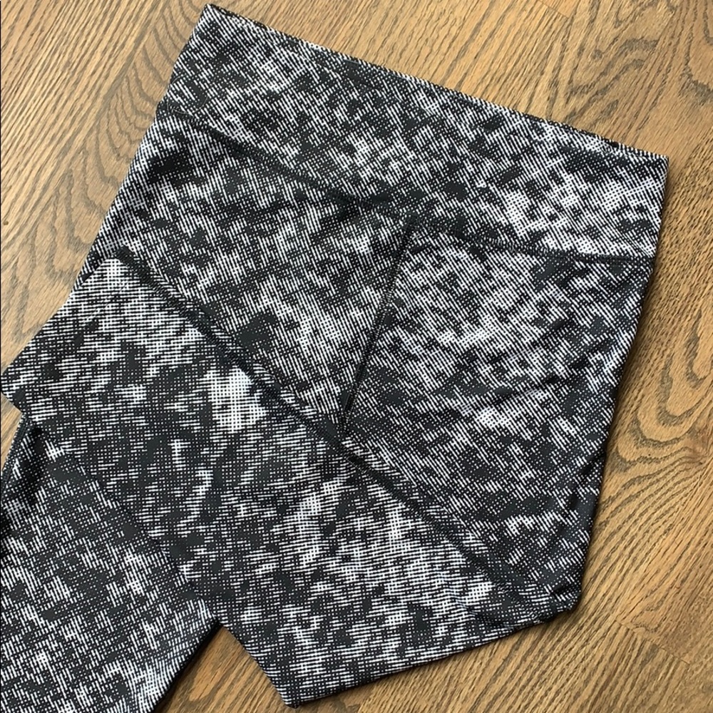 Under Armour heat gear compression capri